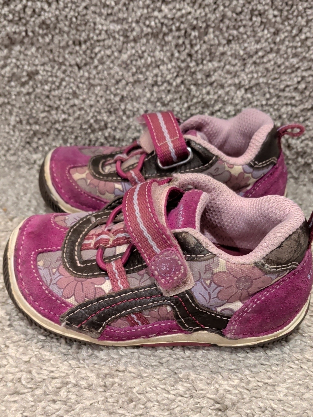 Stride Rite Girls Pink Floral Hook-and-Loop Sneakers